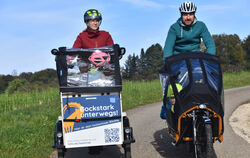 Sina Freudigmann und Thomas Heimlin auf den beiden Engstinger Böckle.  FOTO: VEREIN 