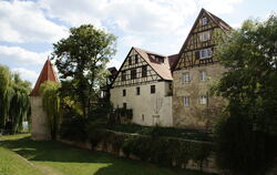 Das Kriminalensemble in Rottenburg ist an die Stadtmauer gebaut. Rechts ist der Amannhof zu sehen. Links daneben befindet sich d