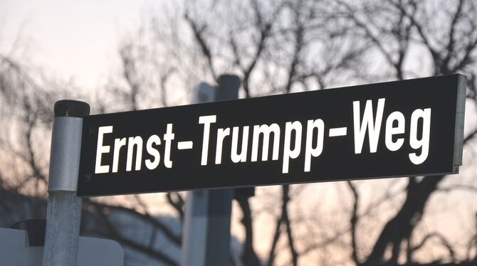 Der Weg zum CVJM-Freizeitheim Brönnlensteich ist nach Ernst Trumpp benannt. Eine Trumpp-Straße gibt es auch in München, einen Tr