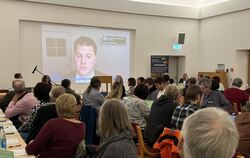 Gut besucht war die Bezirkssynode des Kirchenbezirks Bad Urach-Münsingen. Von Oberkirchenrat Christian Schuler gab es einen Vide