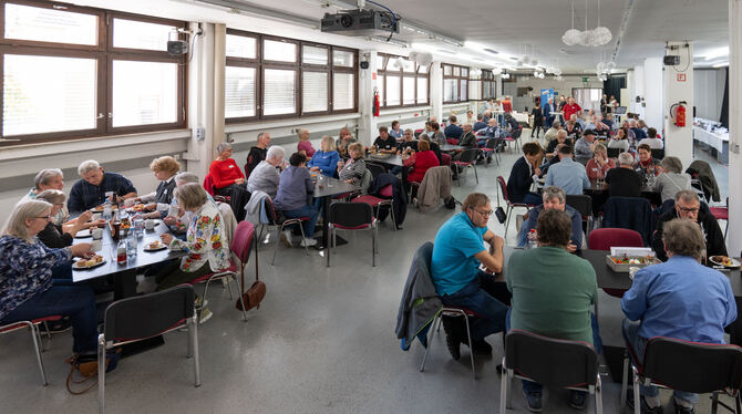 Blick von der Bühne in den Saal des diesjährigen GEA-Zustellertreffens.