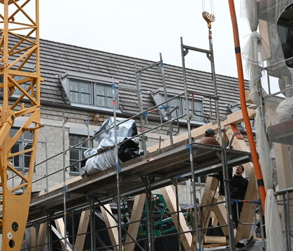 Das Fachwerk für den Neubau an der Oberamteistraße Nummer 34 ist schon ziemlich weit gediehen.