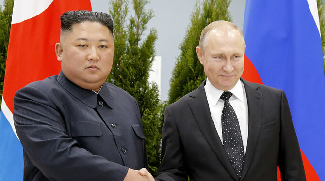 Krisen,Krieg,Konflikte,Russland,Nordkorea,Wladimir Putin,Kim Jong Un,Waffen,Geheimdienste,Militär,Staatsoberhaupt,Diplomatie Bündnis der Autokraten: Nordkoreas Machthaber Kim Jong-un und Russlands Präsident Wladimir Putin intensivieren die militärische