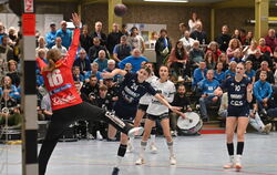 Alina Gehring im Mössinger Tor war ein großer Rückhalt beim Derby-Sieg. FOTO: MEYER