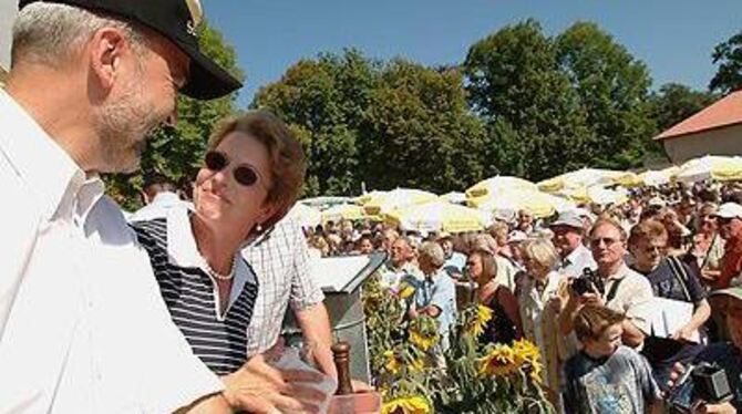 Spaß beim Kartoffelfest hatten nicht nur Landrat Thomas Reumann und Reutlingens Oberbürgermeisterin Barbara Bosch, sondern auch über zehntausend Besucher.
FOTO: TRINKHAUS