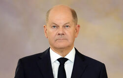 Bundeskanzler Olaf Scholz (SPD) ist im Schloss Bellevue, da nach dem Scheitern der Ampel-Koalition drei der vier FDP-Minister in