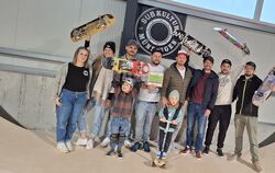 Die Freude ist groß: Dank Fördergeld konnte der Verein Subkultur eine Mini-Ramp bauen und in eine Halle ziehen.