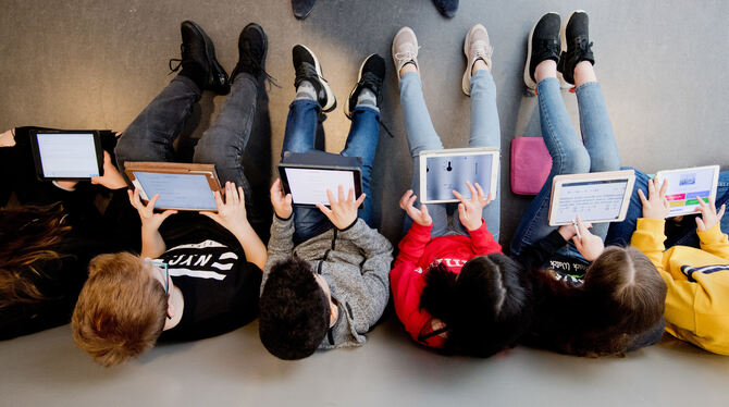 In Pfullingen hat nahezu jeder Schüler ein eigenes iPad, dass er für den Unterricht nutzen kann.