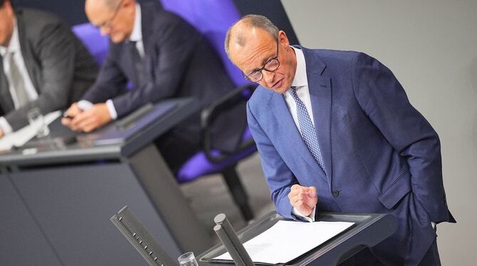 Friedrich Merz wirft Olaf Scholz vor, das Land zu spalten.