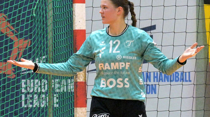 Handball / EHF / European League / Women / Frauen / 3.Qualifikationsrunde / 3.Qualification round / Rueckspiel / Back game Saiso Fast schon sinnbildliche fragende Geste von Metzingens Torhüterin Marie Weiss: Was ist los mit dem Pokalsieger?