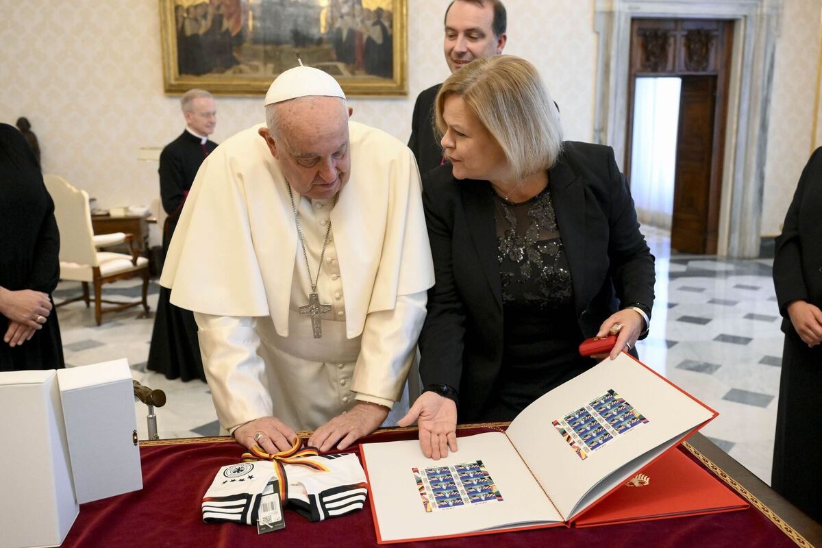 Papst Franziskus empfängt Bundesinnenministerin Faeser