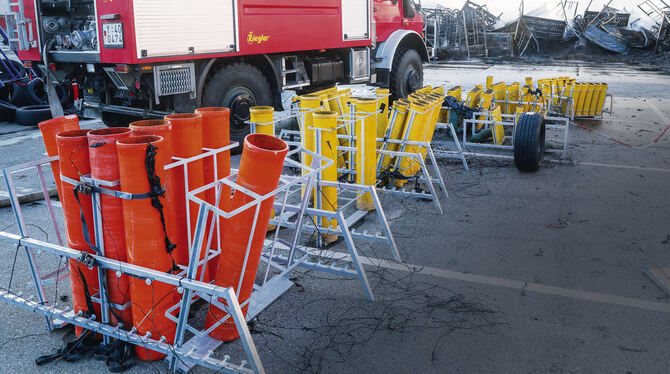 Aus diesen Röhren wurde das Feuerwerk abgefeuert.