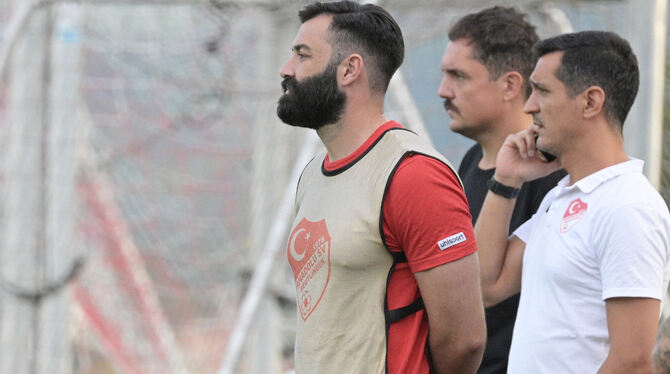 Hier noch im Dress von Anadolu Reutlingen: Metzingen-Coach Ercan Acar. FOTO: BAUR Hier noch im Dress von Anadolu Reutlingen: Metzingen-Coach Ercan Acar. FOTO: BAUR