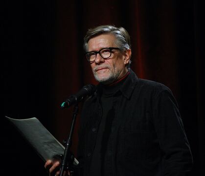 Der Schauspieler Stephan Baumecker trug im Reutlinger Kulturzentrum franz.K eine Geschichte von Ute Kleeberg vor.