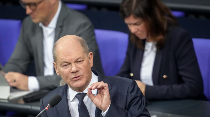 »Man kann noch etwas tun. Ich bitte Sie, dabei mitzuwirken«, sagt Bundeskanzler Olaf Scholz mit Blick auf die Opposition.