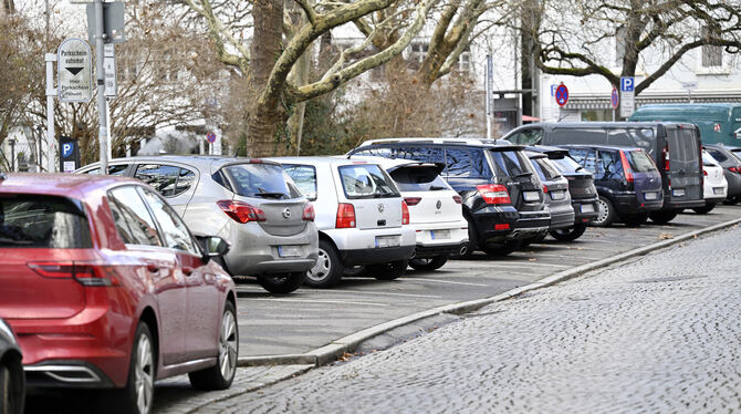 Zugeparkte Altstadtgassen, derweil die Parkhäuser oft leer sind. Auch das soll sich ändern.