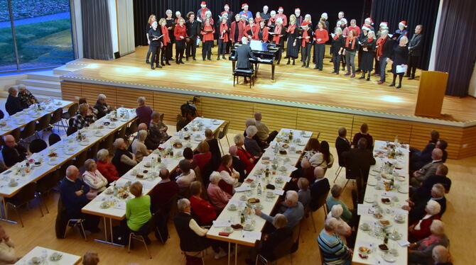 Altenadvent Seniorenadvent Altennachmittag »Alle Jahre wieder«: Begegnung im Advent mit den Mössinger Senioren und der Chorgemeinschaft.