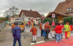 Faschingswagen bei Faschingsumzug in Brand geraten