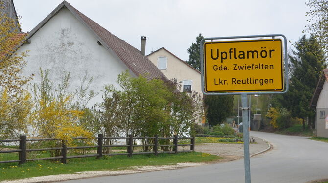 Klingt eher wie ein Ort, wo es Smørrebrød gibt und Bullerbü die Nachbargemeinde ist. Upflamör kann seinen Namen aber ganz woande