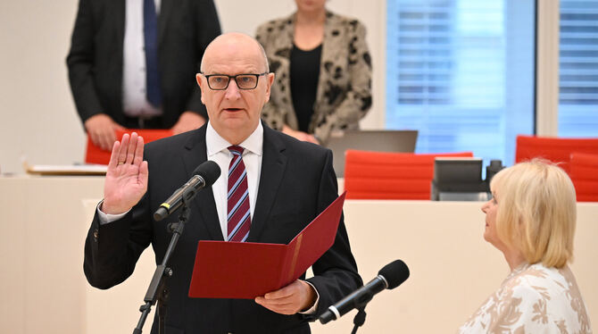 Dietmar Woidke (SPD) wird als Ministerpräsident von Brandenburg vereidigt.