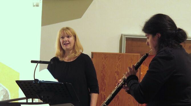 Sopranistin Susan Eitrich und Oboistin Odelia Hodorov in der Reutlinger Auferstehungskirche.