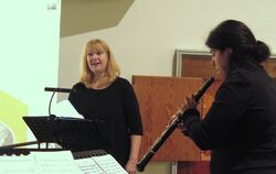 Sopranistin Susan Eitrich und Oboistin Odelia Hodorov in der Reutlinger Auferstehungskirche.