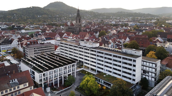 Das Reutlinger Rathaus hat von Montag, 23. Dezember, bis einschließlich Dienstag,  31. Dezember, ganztägig geschlossen.  FOTO: P