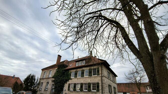 Die Stadt Bad Urach rechnet für den Umbau des Alten Schulhauses zum Dorfgemeinschaftshaus mit Kosten in Höhe von rund dreieinhal