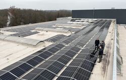 Die neue Photovoltaikanlage auf dem Dach des Logistikzentrums von Reiff Technische Produkte in Reutlingen-Betzingen.