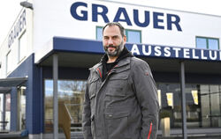 Hannes Grauer, geschäftsführender Gesellschafter der Grauer Metallbau und Gestaltung GmbH, aufgenommen vor dem Sitz des Unterneh