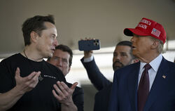 US-Präsident in spe Donald Trump (rechts) hat Tech-Milliardär Elon Musk zum Chef-Berater ernannt.