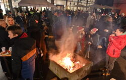 Winterabend in Mössingen: Mit Glühwein und Punsch glüht die Bürgerstiftung für Lesepatenschaften. 