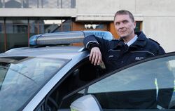 Robert Heinrich ist der neue Leiter der Polizei-Dienststelle Münsingen. FOTO: LENK