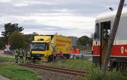 Innerhalb von acht Monaten wurde die Münsinger Feuerwehr zwei Mal zum unbeschrankten Bahnübergang Lerchenhof zu einem Unfall ger