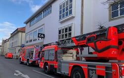 Die Feuerwehr war mit drei Einsatzfahrzeugen vor Ort.