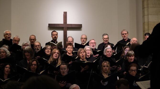 Die Kantorei Collegium Vocale und das Martinskollegium Pfullingen.