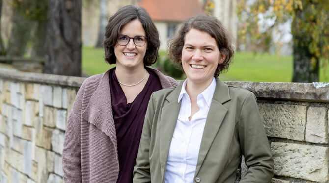 Ulrike Bast (links) und Esther Auer freuen sich auf die Arbeit in der Belsener Kirchengemeinde.