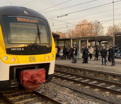 Am Tübinger Bahnhof ist ein Unfall passiert.