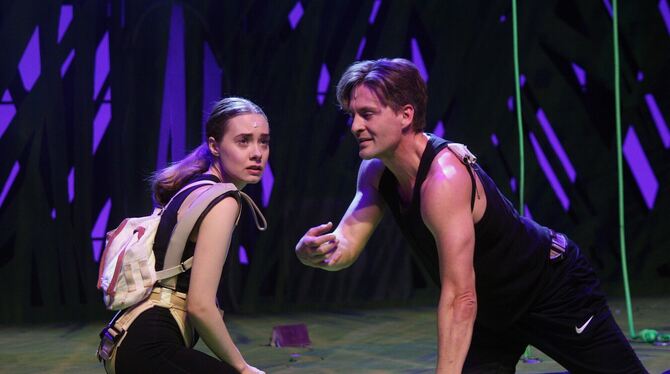 Judith Caspari, Alexander Klaws, Jane und Tarzan, Musical, Stuttgart-Möhringen Probenszene mit Judith Caspari als Jane und Alexander Klaws als Tarzan.