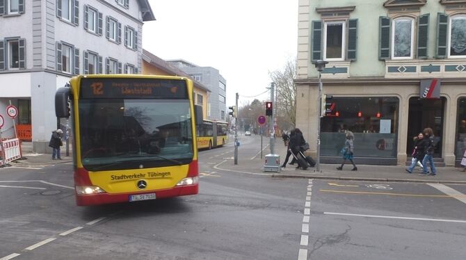 Das ist demnächst Vergangenheit: Wegen der fünfmonatigen Bauarbeiten hier am Trautwein-Eck müssen die Tübinger Stadtbusse Richtu