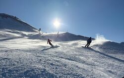 Skivergnügen auf echtem Pulverschnee in 2.600 Metern Höhe in Sportgastein.  FOTOS: KREPPENHOFER