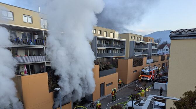Brand, Tiefgarage, Einsatz, Feuerwehr, Polizei, Hermannstraße In der Hermannstraße in Pfullingen hat es in einer Tiefgarage gebrannt.
