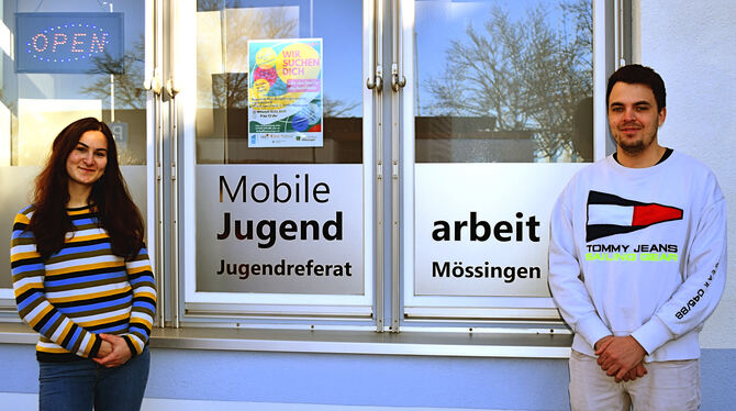 Franziska Barth und Nico Haenel von der Mobilen Jugendarbeit Mössingen. FOTO: SCHERTLIN Franziska Barth und Nico Haenel von der Mobilen Jugendarbeit Mössingen. FOTO: SCHERTLIN