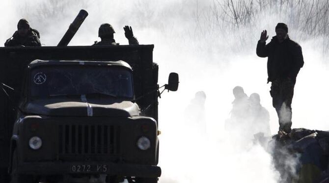 dUkrainische Soldaten verlassen die Konfliktzone um Debalzewo. Foto: Anastasia Vlasova