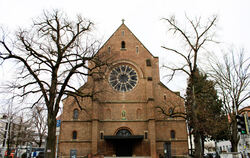 Die katholische Kirche will alle sakralen Gebäude erhalten, hier im Bild die St. Wolfgang-Kirche in Reutlingen. 