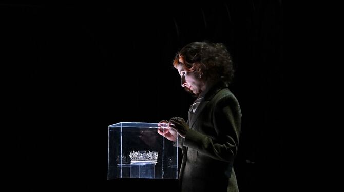 maria rosendorfsky donizetti maria stuarda oper theater ulm foto jochen klenk Maria Rosendorfsky als Elisabetta in »Maria Stuarda« von Gaetano Donizetti am Theater Ulm.