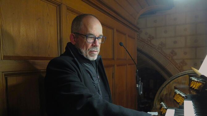 Michael Schütz, Orgel, Popmusik, Filmmusik, Bad Urach Michael Schütz an der Orgel der Amanduskirche in Bad Urach.