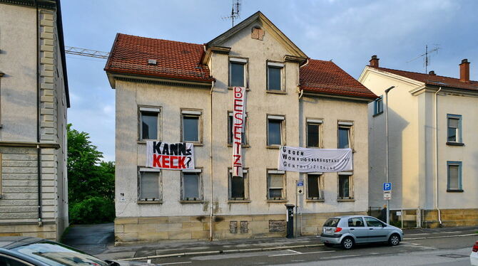 K 39, Reutlinger, Kaiserstraße, Hausbesetzer Das besetzte Haus in der Reutlinger Kaiserstraße 39 im Jahr 2021. Hier entstanden die Pläne für neue Wohnungen. Vier Jahre späte