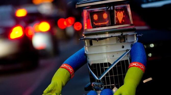 Der Roboter hitchBOT fuhr per Anhalter durch Deutschland. Foto: Sven Hoppe