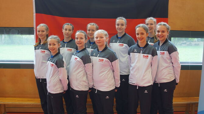 Rope Skipping Bundesfinale Teams Dettingen Zwei Teams des TSV Dettingen haben erfolgreich am Bundesfinale teilgenommen. Die Altersklasse 2 (hintere Reihe von links) mit de